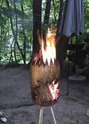 Feuerschale am Waldfloss eigentlich zum Kochen im Freien gedacht aber auch einfach cool